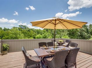 8322 Southmeadow Cir, Dallas, TX 75231