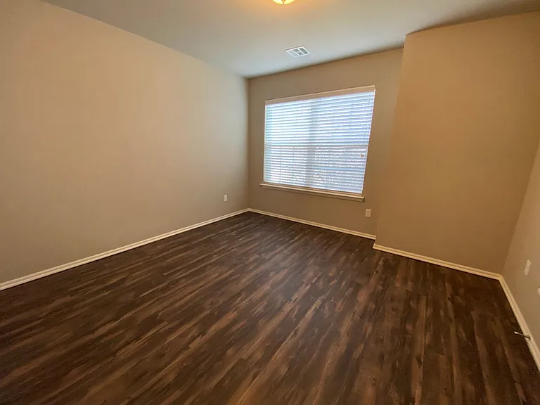 4517 Hunter Blvd — Photo 25