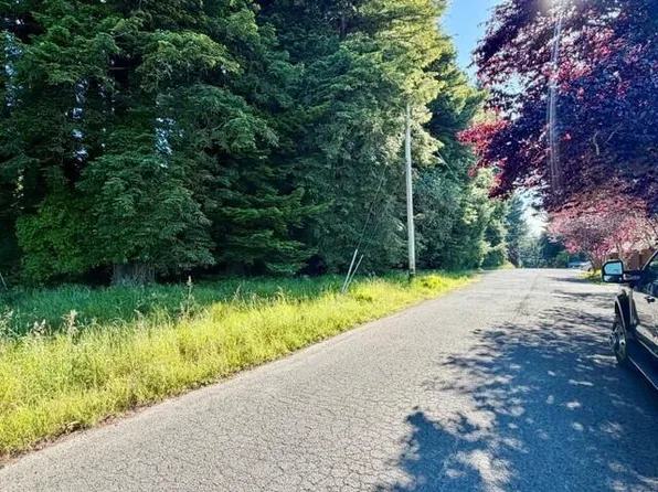 25 Moore Ave, Eureka, CA 95501