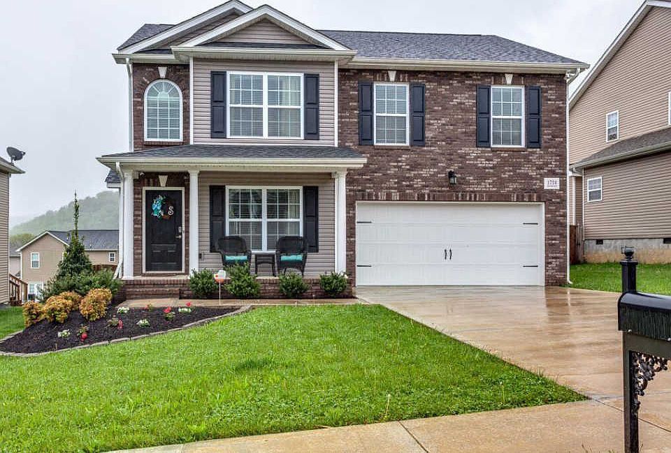 1st image of 1724 Point Wood Dr