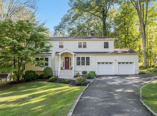 28 Caudatowa Dr, Ridgefield, CT 06877