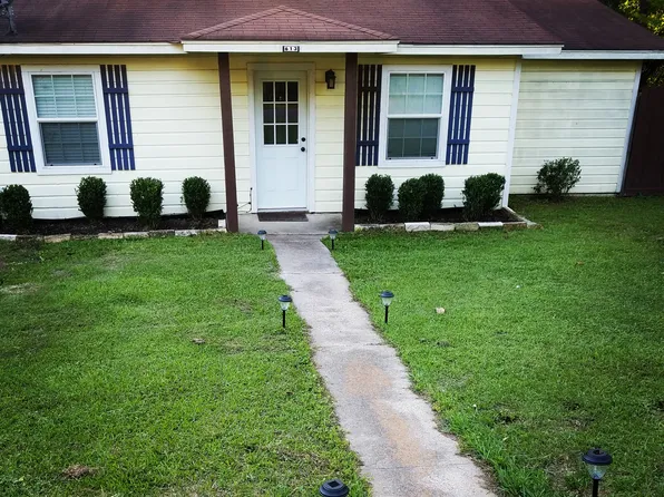 613 Kelly St, Woodville, TX 75979