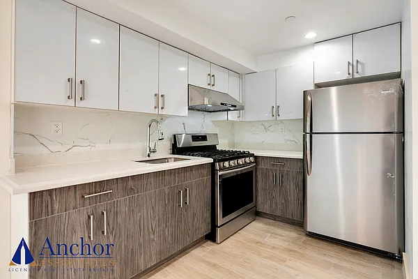 Rented by Anchor Associates | media 16