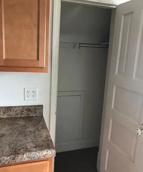 907 Washington St #D — Photo 7