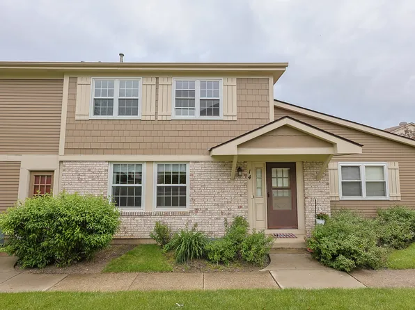 14 Wildwood Ct, Vernon Hills, IL 60061
