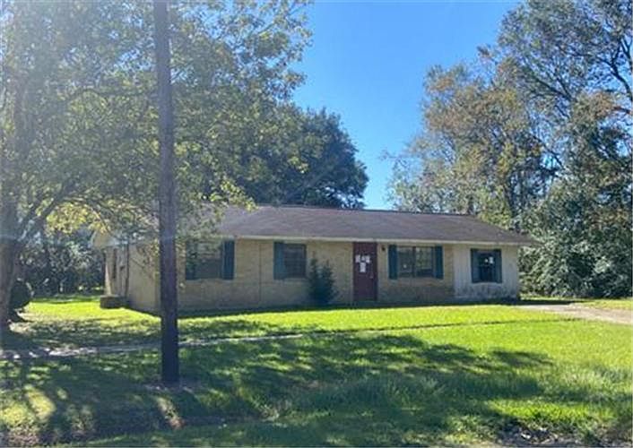 1st image of 281 Veterans Dr