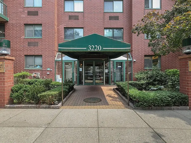 3220 Fairfield Ave #4D — Photo 17
