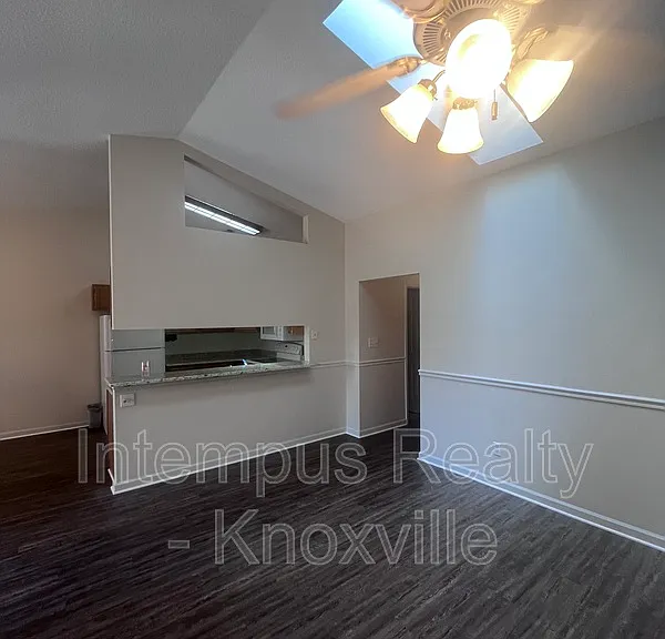 813 Villaview Way — Photo 11