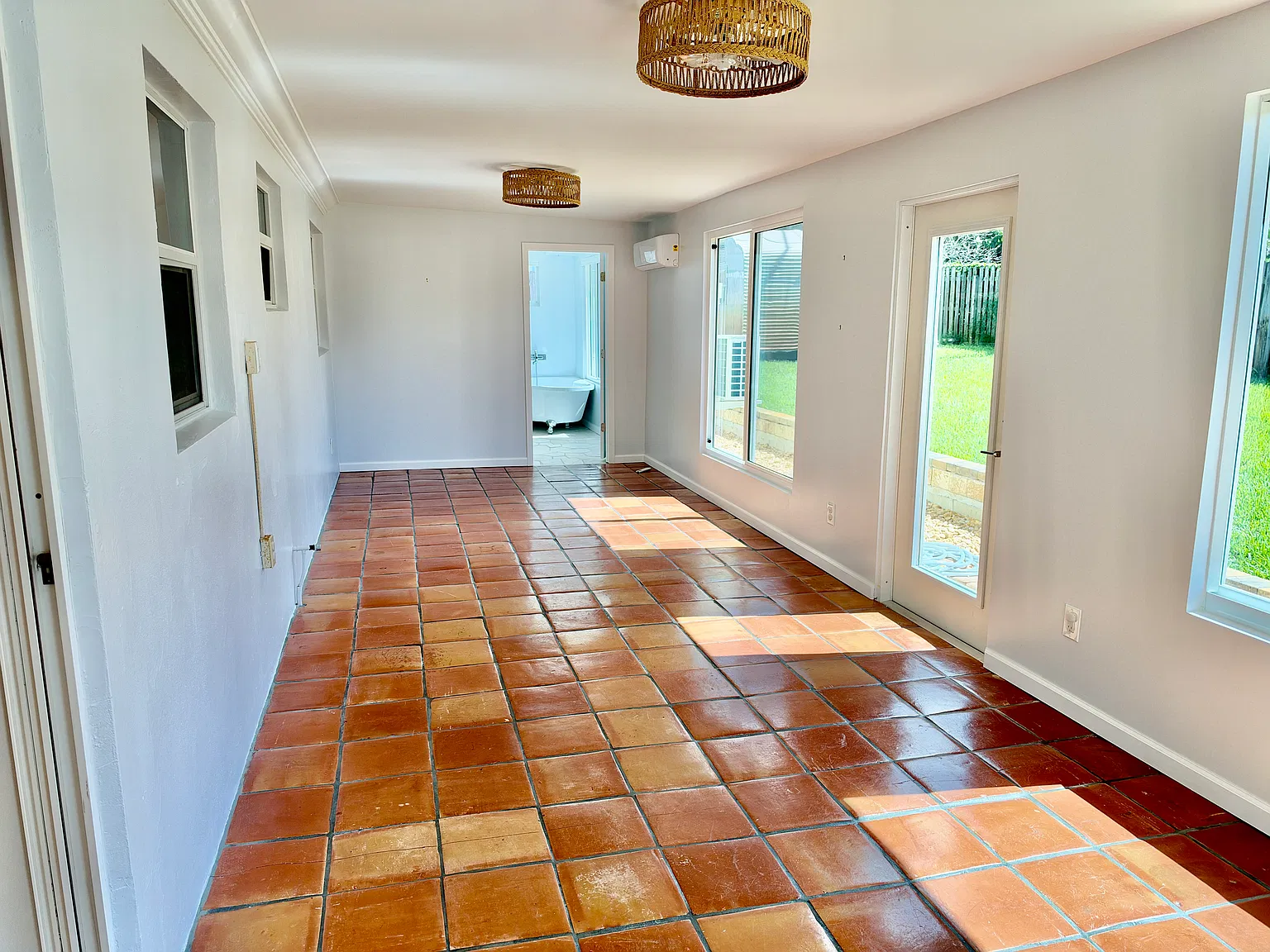 3 bed, 1850 sqft, $3,995 — Photo 2