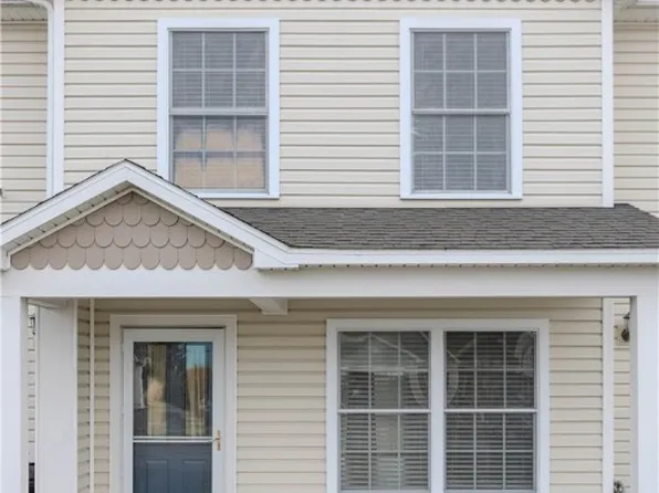 209 Edmund St, Sackets Harbor, NY 13685