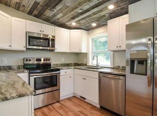 13 Woodlawn St, Northborough, MA 01532