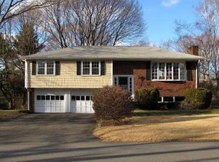 37 Lawrence Ln, Lexington, MA 02421