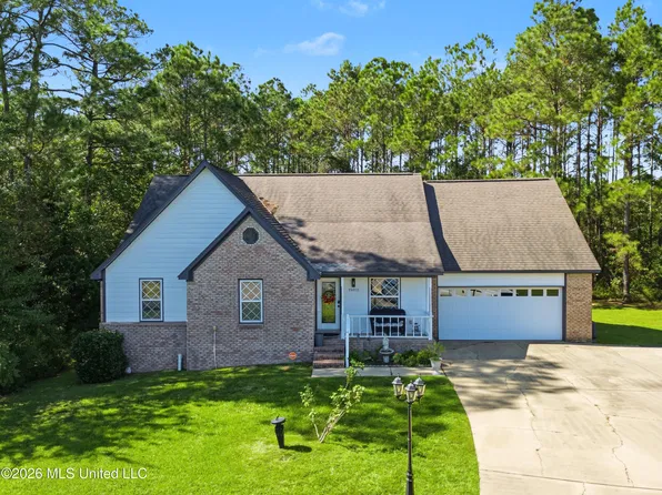 15012 Nassau Cir W, Biloxi, MS 39532