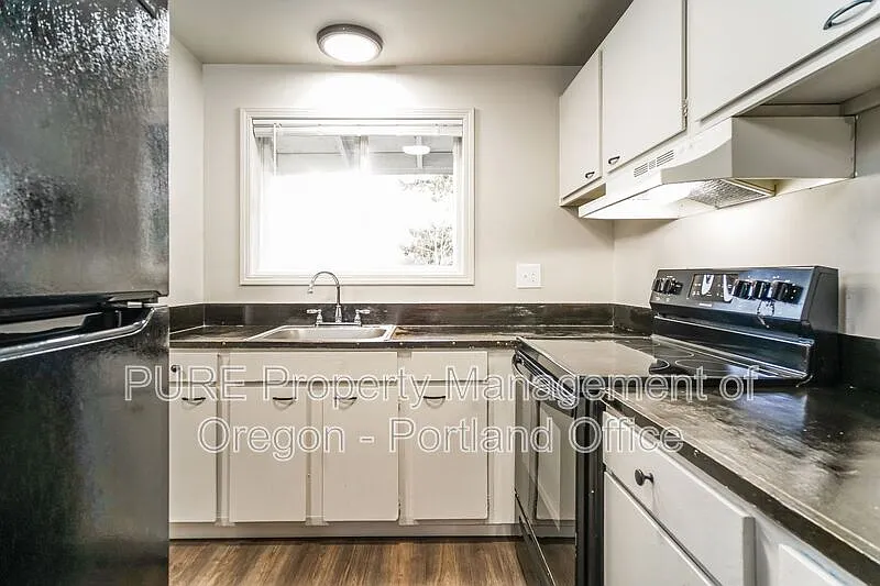 2 bed, 1.0 bath, 800 sqft, $1,295 — Photo 2