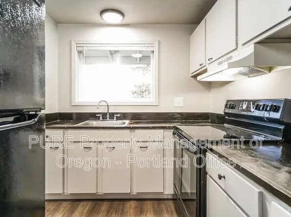 18411 E Burnside St #205, Portland, OR 97233