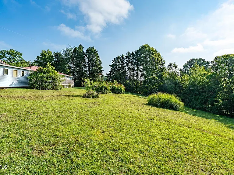 371 Oak Hill Cir — Photo 34