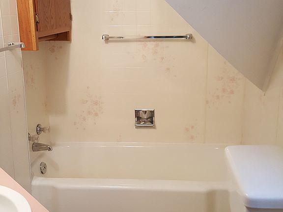 5th image of 1109 N Vine St
