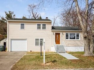 70 Ranch Dr, Bridgeport, CT 06606