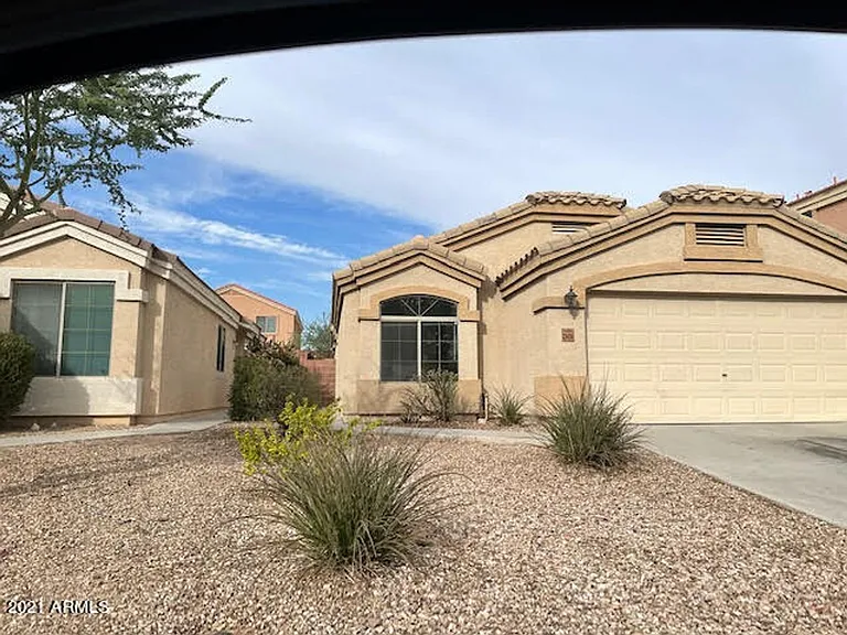 23438 W Cocopah St — Photo 2