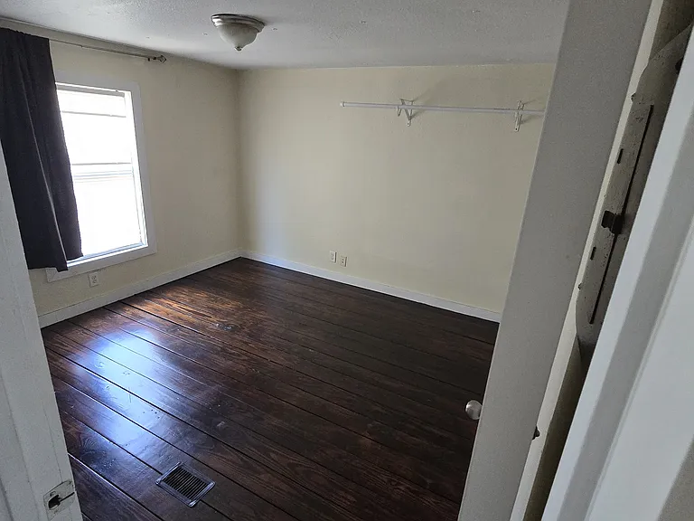 8 Jackson Rd — Photo 6