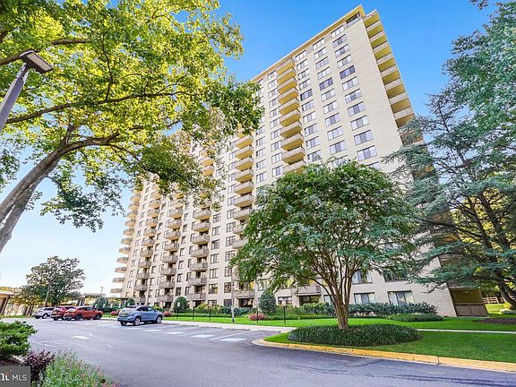 2nd image of 5225 Pooks Hill Rd APT 1015S