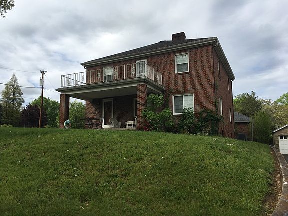 2nd image of 1001 Breezemont Dr