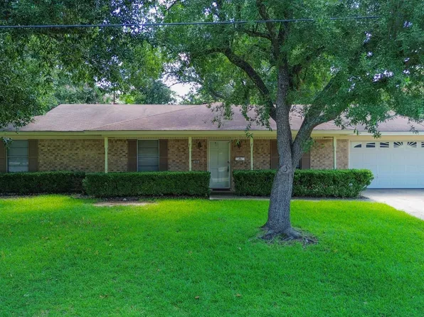 908 Redbud Dr, White Oak, TX 75693