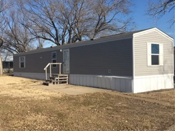 1753 Road E #18, Emporia, KS 66801