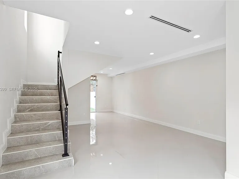 1252 NW 39th St #1252 — Photo 11