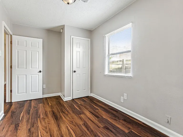 2562 N Galvez St — Photo 10