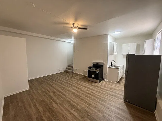 Studio, 1.0 bath, 800 sqft, $900 — Photo 2