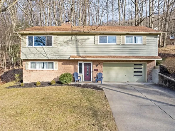 413 Magnolia Dr, Vestal, NY 13850