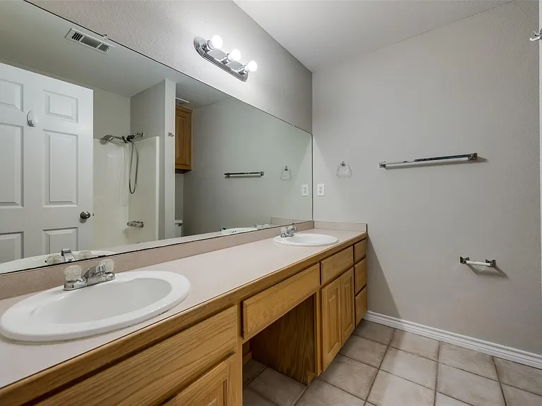 609 Houston St — Photo 15