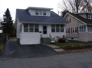 32 Arcadia Ct, Albany, NY 12205