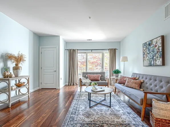 3 Repton Cir Unit 3104, Watertown, MA 02472