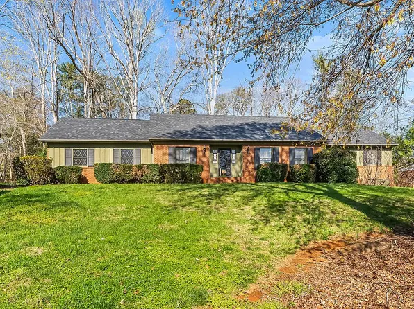 200 Camelot Dr, Morganton, NC 28655