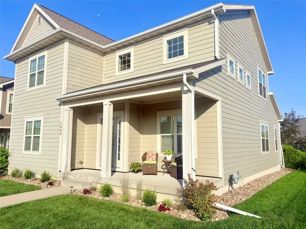 5449 S Prairie View Dr, West Des Moines, IA 50266