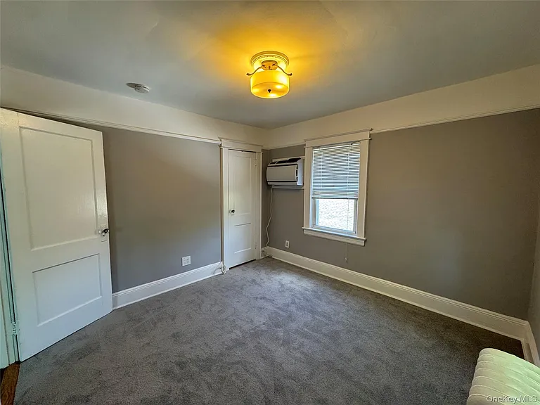 37 Ingraham Ln — Photo 9