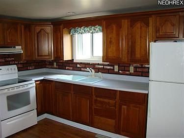 5th image of 10639 Highland Ave