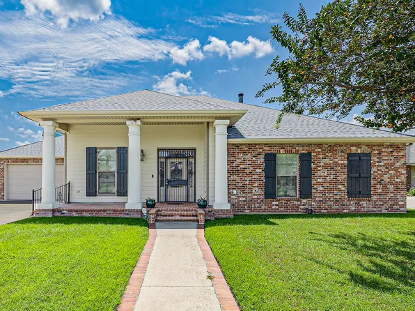 34 Carrington Cir, Houma, LA 70364