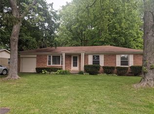 210 S Coventry Dr, Anderson, IN 46012