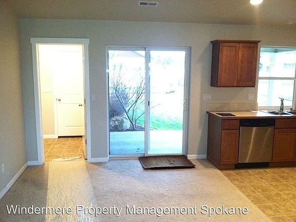 2nd image of 1700 N Holl Blvd