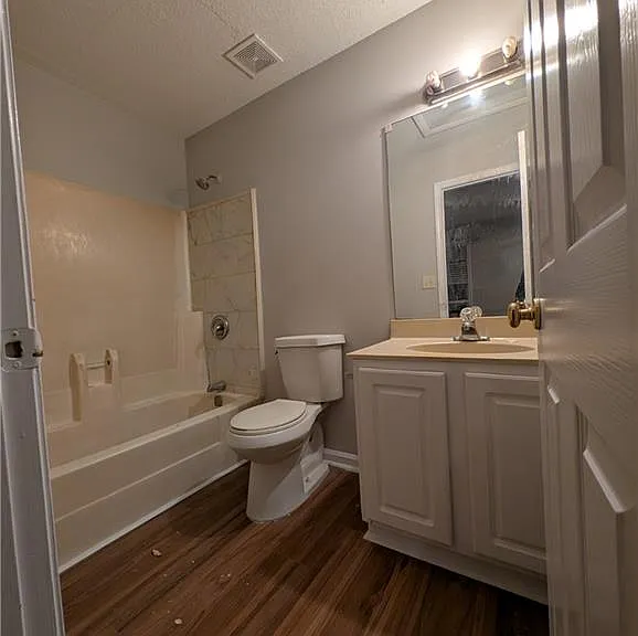5582 Estates Ct — Photo 2