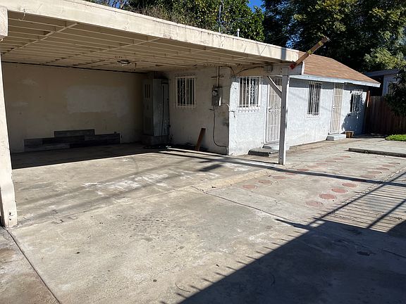 3rd image of 5929 Denver Ave #1/2