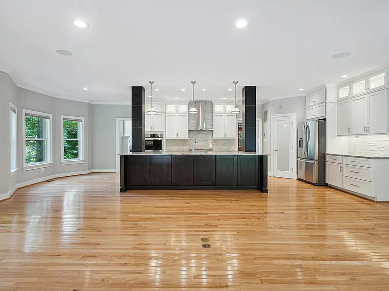 1530 Forest Villa Ln — Photo 25