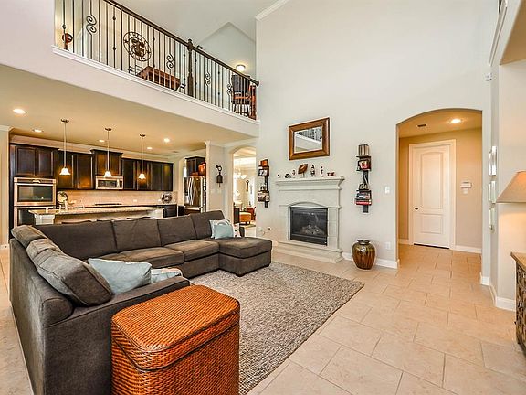 5th image of 8519 Den Oak Dr