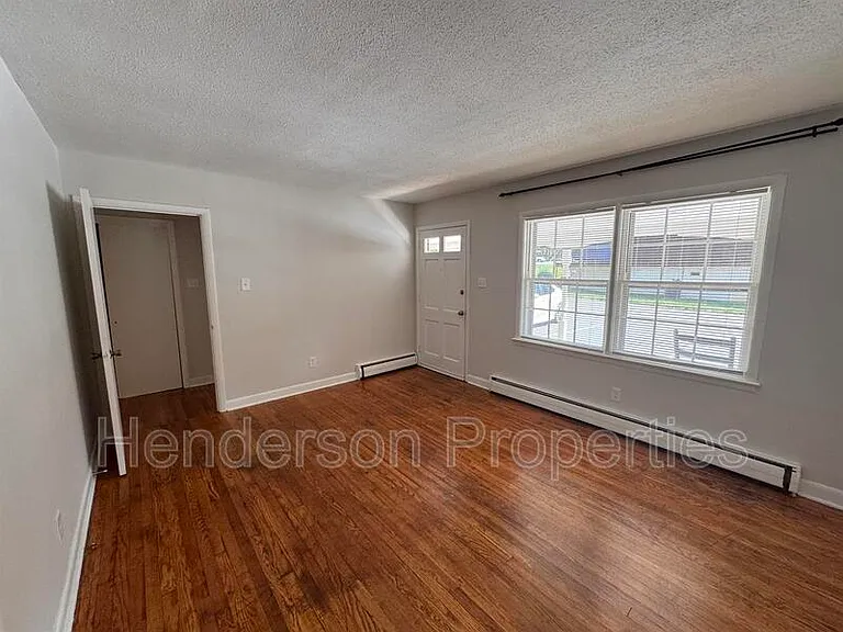642 E Broad St #A-2 — Photo 4