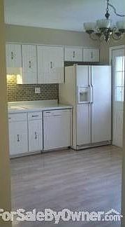 4th image of 412 Hillcrest Ln