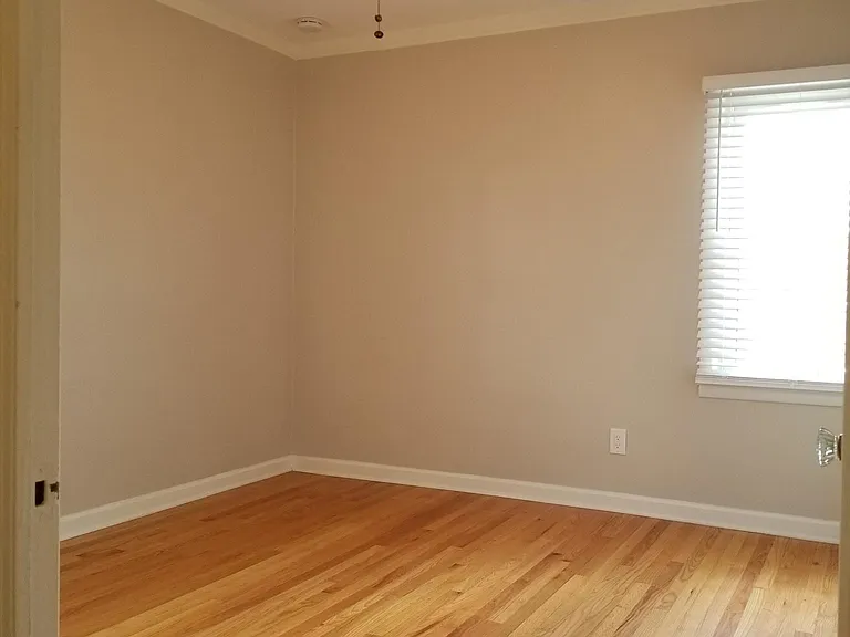 324 E 3rd St #3 — Photo 16