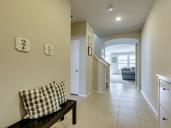 2105 Red River-4.jpg